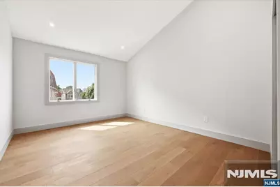 119 Cedar Street, Cliffside Park, NJ 07010 - Photo 17
