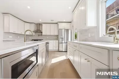 119 Cedar Street, Cliffside Park, NJ 07010 - Photo 3
