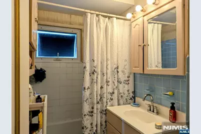 96 Van Buskirk Road, Teaneck Township, NJ 07666 - Photo 11