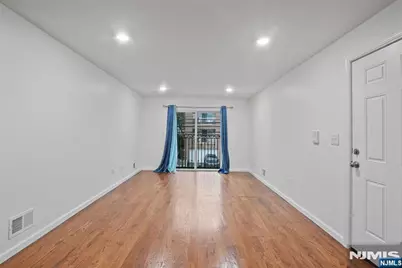 44 Wainwright Street 2 #2, Newark, NJ 07112 - Photo 3