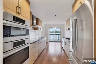 202 Adams Ct F202, Edgewater, NJ 07020 - Photo 5