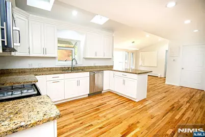 21 Hopkins Street, Hillsdale, NJ 07642 - Photo 13