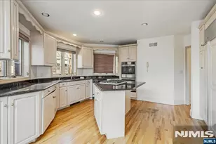 10 Kips Ridge C0010, Verona, NJ 07044 - Photo 11