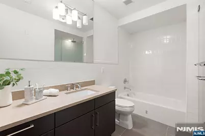 9 Somerset Lane 310 #310, Edgewater, NJ 07020 - Photo 9