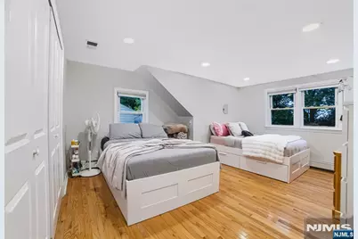 423 West Avenue, Northvale, NJ 07647 - Photo 15