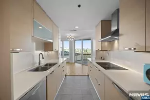 600 Harbor Blvd 1019, Weehawken, NJ 07086 - Photo 11