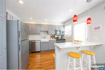 15-06 B N Plaza Road 15-06 B #15-06 B, Fair Lawn, NJ 07410 - Photo 5