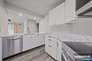 1433 Teresa Dr, Fort Lee, NJ 07024 - Photo 3