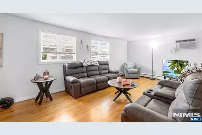 304 Lake Avenue, Lyndhurst Township, NJ 07071 - Photo 5