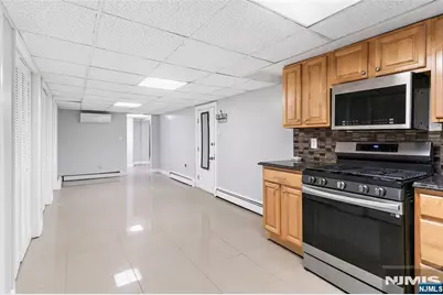 127A Terhune Avenue, Jersey City, NJ 07305 - Photo 5