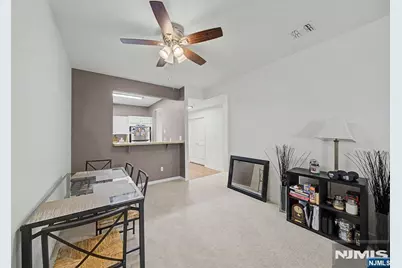 175 Rochelle Avenue 218 #218, Rochelle Park Township, NJ 07662 - Photo 17