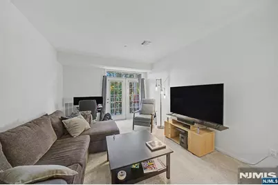 175 Rochelle Avenue 218 #218, Rochelle Park Township, NJ 07662 - Photo 15
