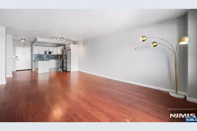 7855 Boulevard 26G #26G, North Bergen, NJ 07047 - Photo 17