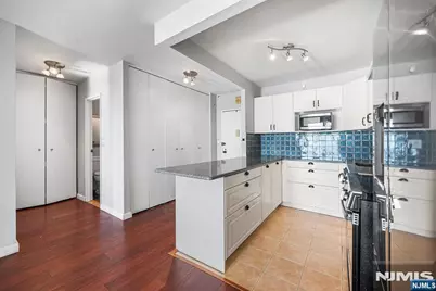 7855 Boulevard 26G #26G, North Bergen, NJ 07047 - Photo 11