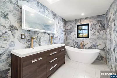 548 Teaneck Road, Ridgefield Park, NJ 07660 - Photo 15