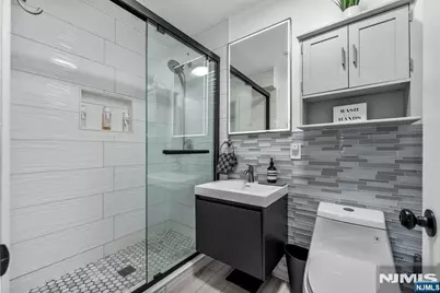 489 Jersey Avenue B #B, Fairview, NJ 07022 - Photo 15