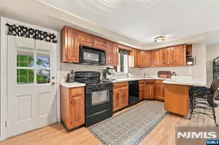 5 McKinley Ave, Caldwell, NJ 07006 - Photo 9