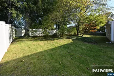 600 Mazur Avenue, Paramus, NJ 07652 - Photo 3