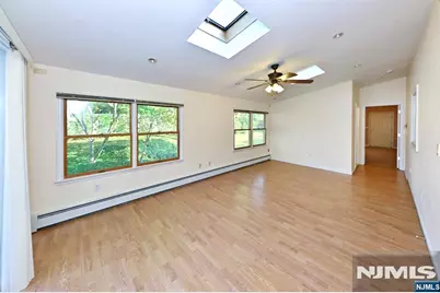 600 Mazur Avenue, Paramus, NJ 07652 - Photo 13