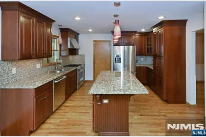 600 Mazur Avenue, Paramus, NJ 07652 - Photo 7