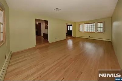 600 Mazur Avenue, Paramus, NJ 07652 - Photo 5