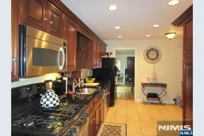 20 Beechwood, Wayne, NJ 07470 - Photo 9