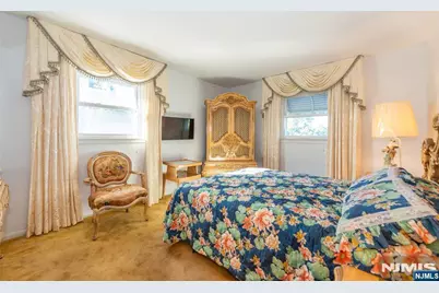 823 Alps Road, Wayne, NJ 07470 - Photo 11