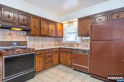 823 Alps Road, Wayne, NJ 07470 - Photo 7
