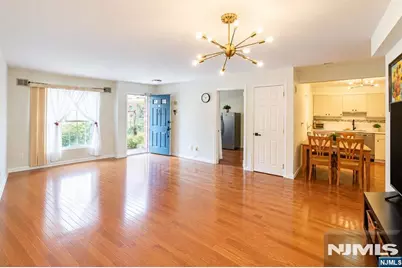 252 Village Circle Drive 1121 #1121, Fort Lee, NJ 07024 - Photo 3