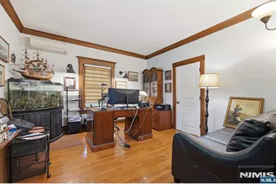 210 Leonia Avenue, Leonia, NJ 07605 - Photo 9