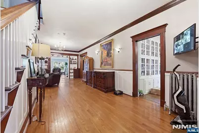 210 Leonia Avenue, Leonia, NJ 07605 - Photo 5