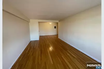 1541 Lemoine Avenue 4C #4C, Fort Lee, NJ 07024 - Photo 7