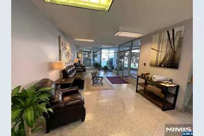 1541 Lemoine Avenue 4C #4C, Fort Lee, NJ 07024 - Photo 3