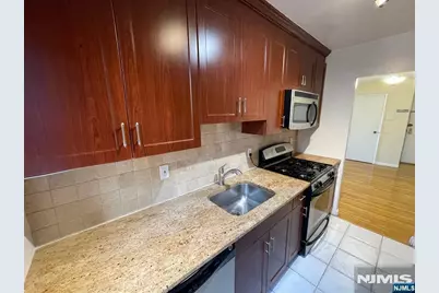 1541 Lemoine Avenue 4C #4C, Fort Lee, NJ 07024 - Photo 9