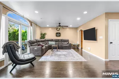 125 Romaine Avenue, Maywood, NJ 07607 - Photo 9