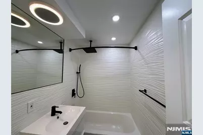 1600 Center Avenue 3D #3D, Fort Lee, NJ 07024 - Photo 9