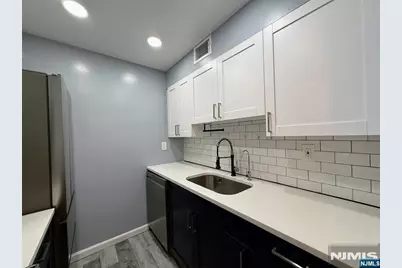 1600 Center Avenue 3D #3D, Fort Lee, NJ 07024 - Photo 11