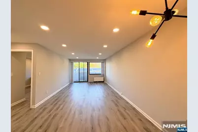 1600 Center Avenue 3D #3D, Fort Lee, NJ 07024 - Photo 3