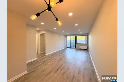 1600 Center Avenue 3D #3D, Fort Lee, NJ 07024 - Photo 5