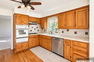 160 Spring Valley Rd, Park Ridge, NJ 07656 - Photo 9