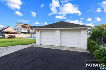 245 Kingsland Avenue, Lyndhurst Township, NJ 07071 - Photo 27