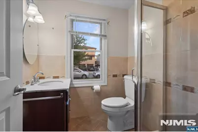 245 Kingsland Avenue, Lyndhurst Township, NJ 07071 - Photo 19
