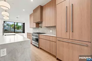 2457 2nd St, Fort Lee, NJ 07024 - Photo 9