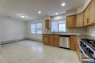 425 West Street B, Fort Lee, NJ 07024 - Photo 9