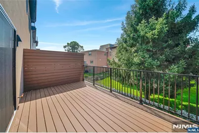 304 Coolidge Avenue, Fort Lee, NJ 07024 - Photo 21