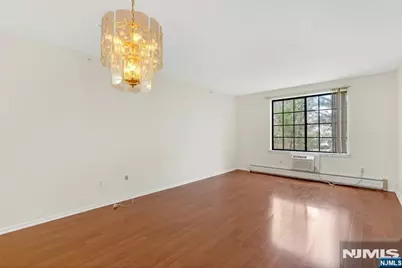 1419 Faulkner Court, Mahwah, NJ 07430 - Photo 9