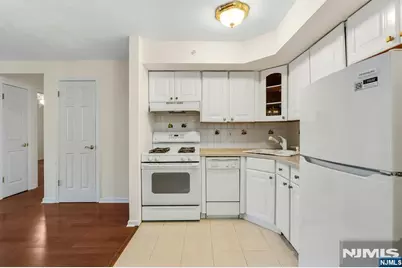 1419 Faulkner Court, Mahwah, NJ 07430 - Photo 5