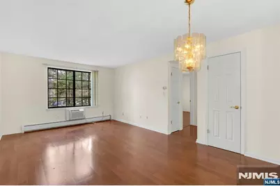 1419 Faulkner Court, Mahwah, NJ 07430 - Photo 7
