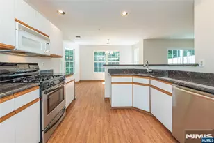 702 Buckland Ct, Denville, NJ 07834 - Photo 9