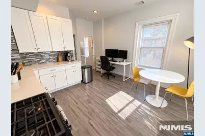679 Broad Avenue 2 #2, Ridgefield, NJ 07657 - Photo 1
